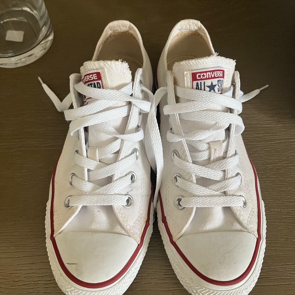 CONVERSE ALL STAR IN EXCELLENT USED CONDITION! EUC!!